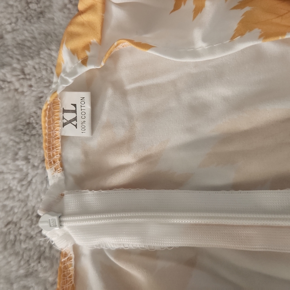FINAL PRICE!! NWOT!! !!! DRESS IS NOT TRUE TO SIZE MORE LIKE A TEN - Picture 4 of 12